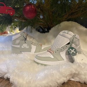 Sea Foam Green Jordan1 Retro High OG